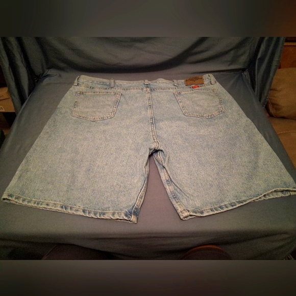Wrangler Blue Jean Shorts Relaxed Fit - Picture 2 of 10